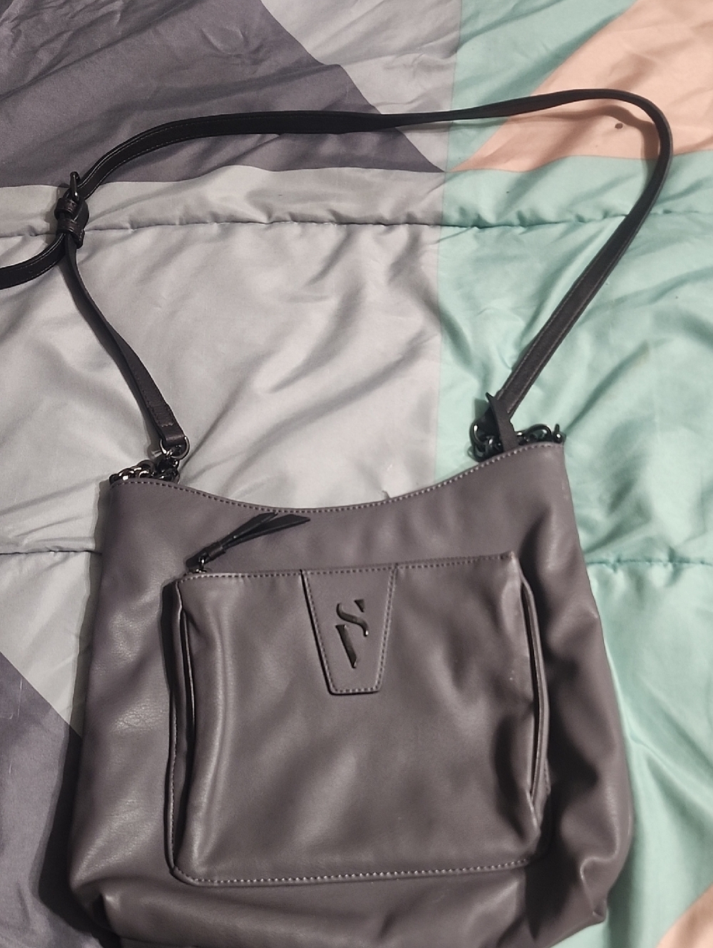 Simply Vera Vera Wang Gray Crossbody Bag with Front Pocket